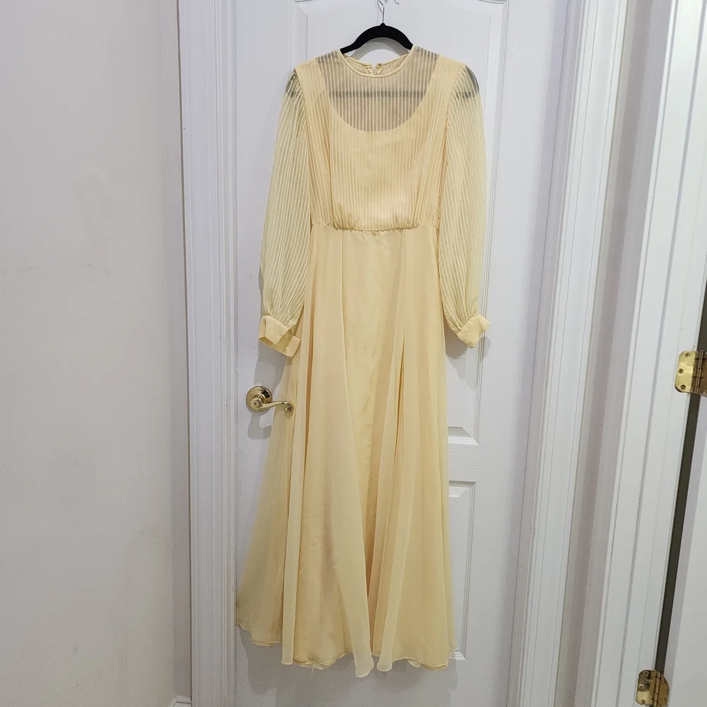Extremely Beautiful And Wellmade Yellow Pleated Long Dress With Full Sleeves - Picture 2 of 7